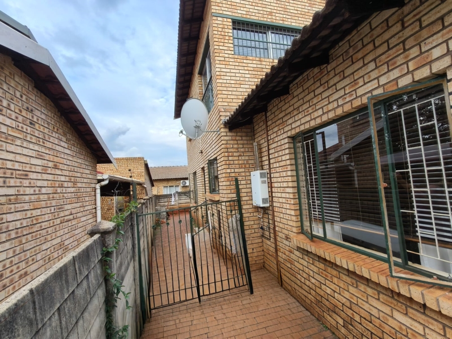 3 Bedroom Property for Sale in Protea Park North West